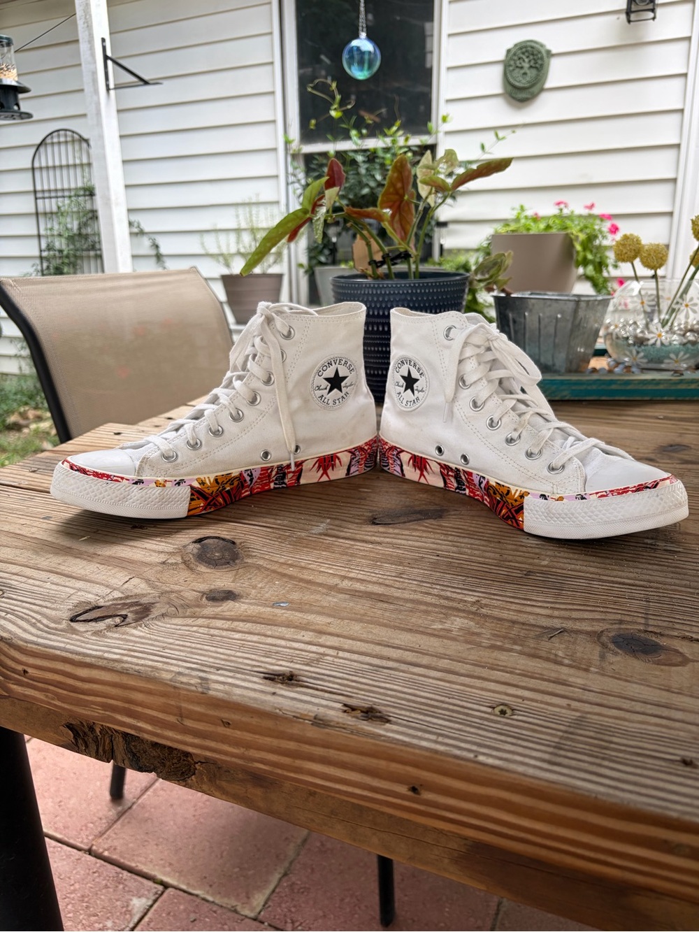 Converse Chuck Taylor All Star Womens 8.5 White High Top Tropical Print Sneakers